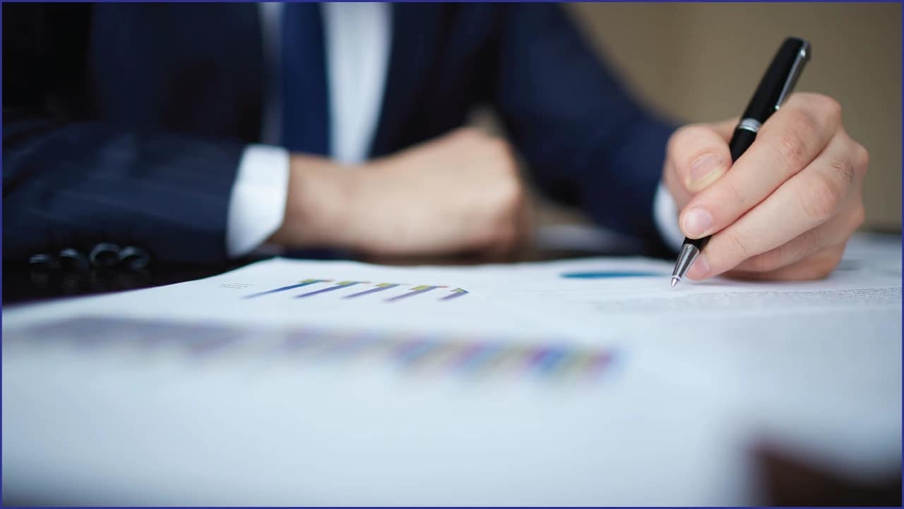 How to Apply for an Investor Visa Oman: Complete 2025 Guide 2 Eligibility Requirements for Oman Investor Visa